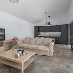 Complex Teca Villa