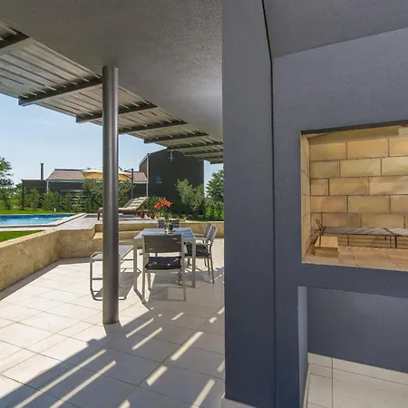 Complex Teca Villa
