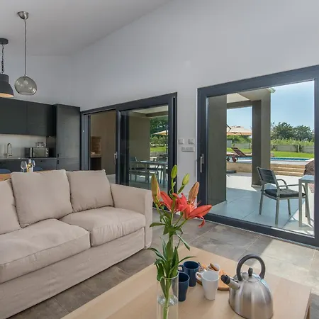 Complex Teca Villa