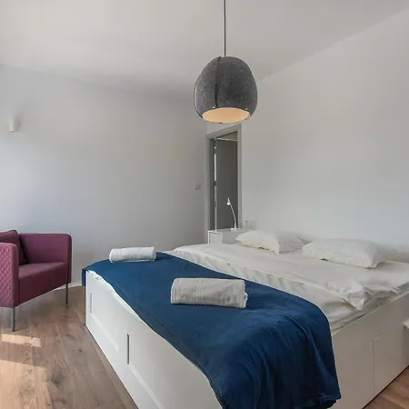 Complex Teca Villa *