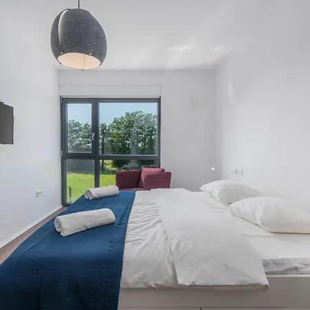 Vila Complex Teca Petehi