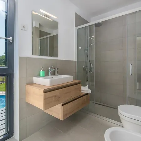 Complex Teca * Petehi