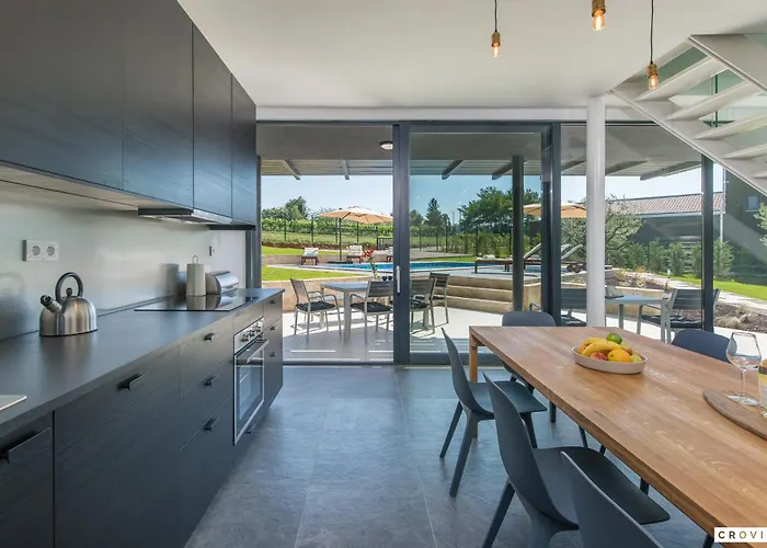 Villa Complex Teca Petehi