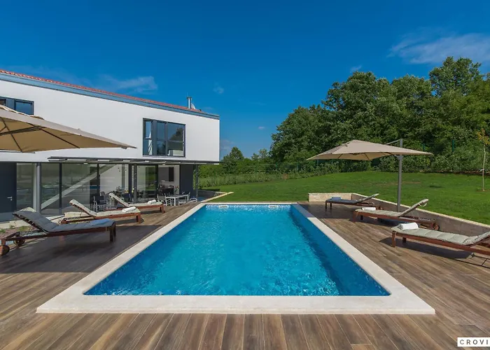 Villa Complex Teca Petehi